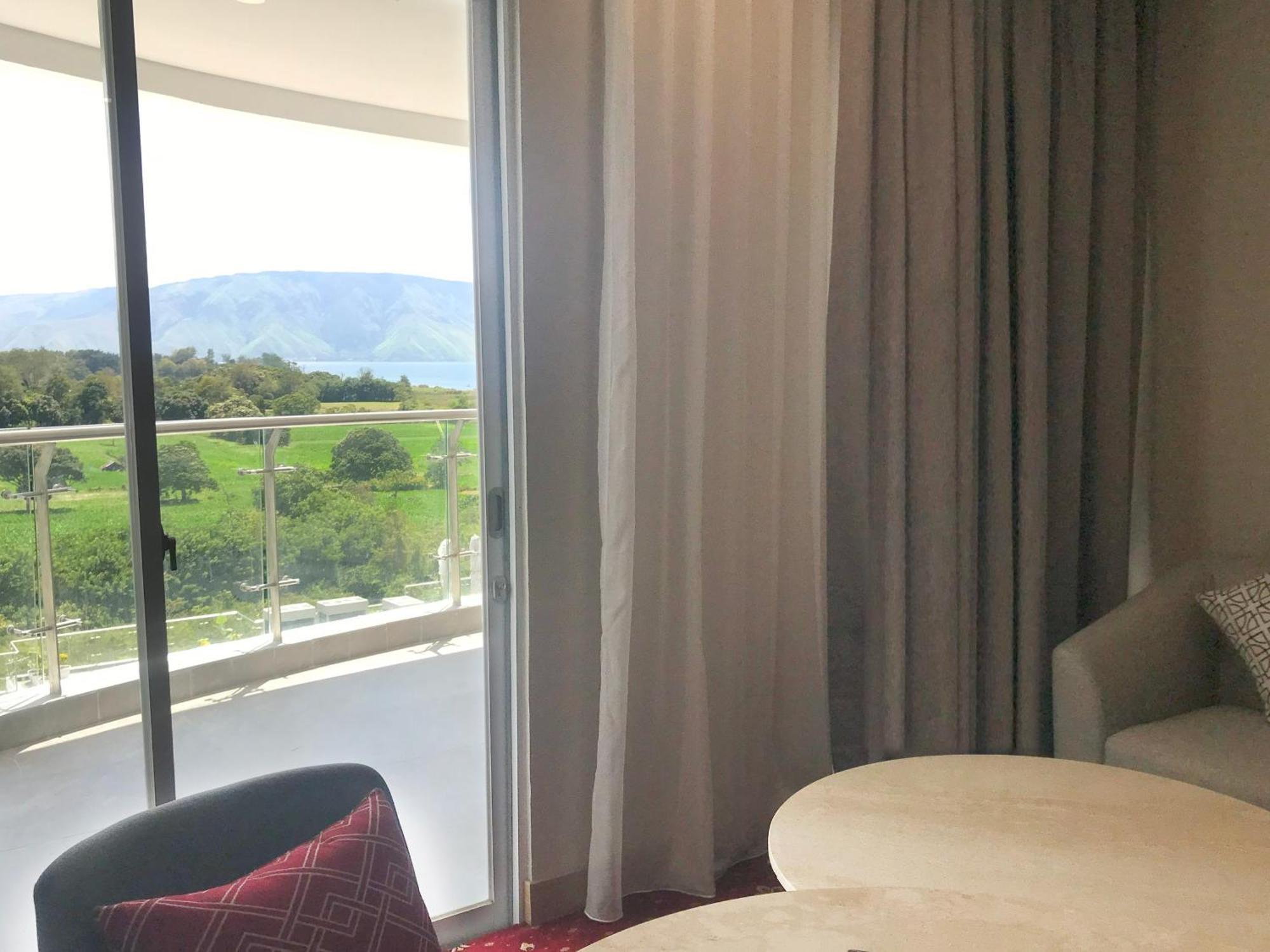 Labersa Hotel & Convention Center Samosir Sinapuran Екстериор снимка