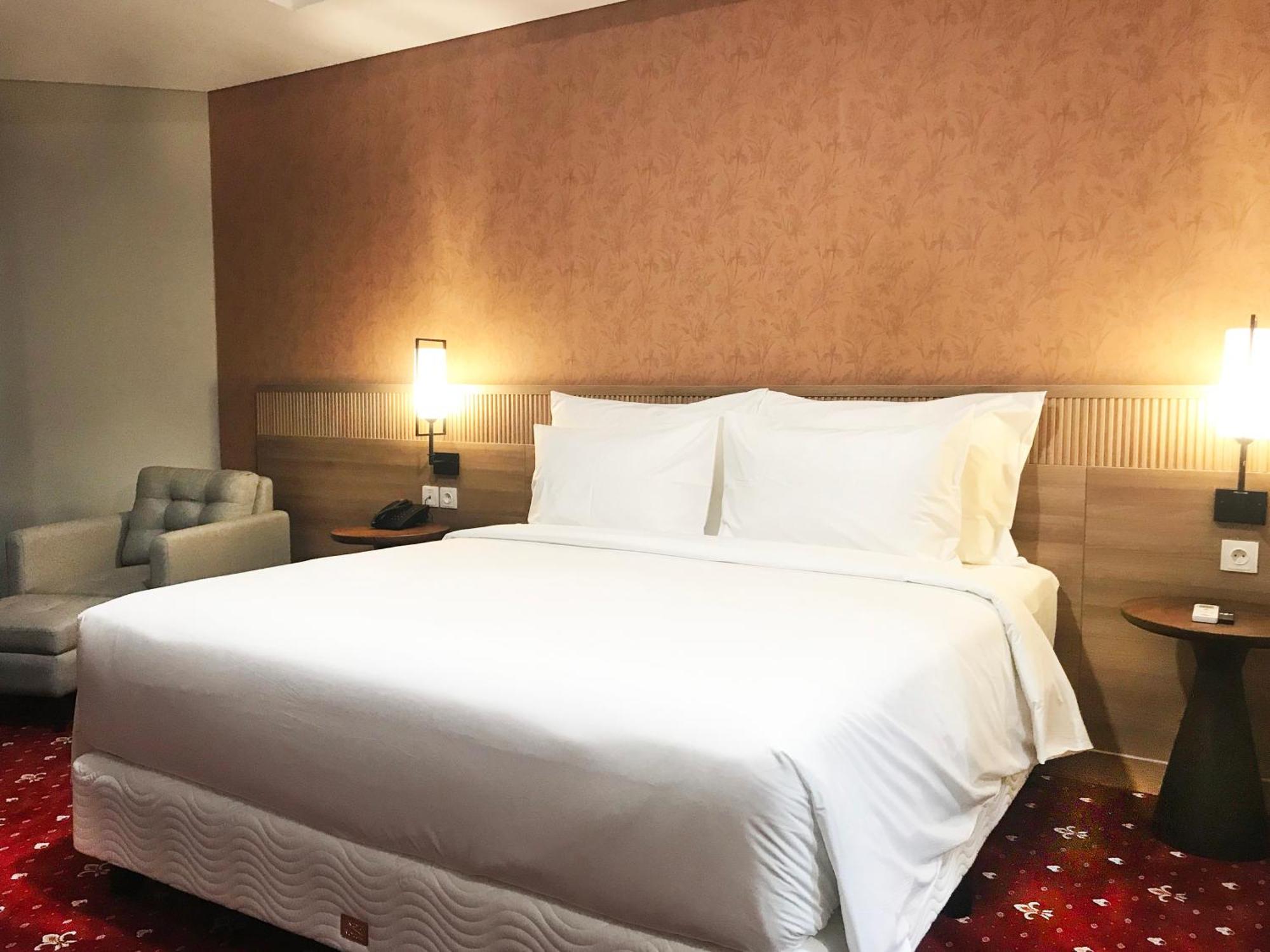 Labersa Hotel & Convention Center Samosir Sinapuran Екстериор снимка