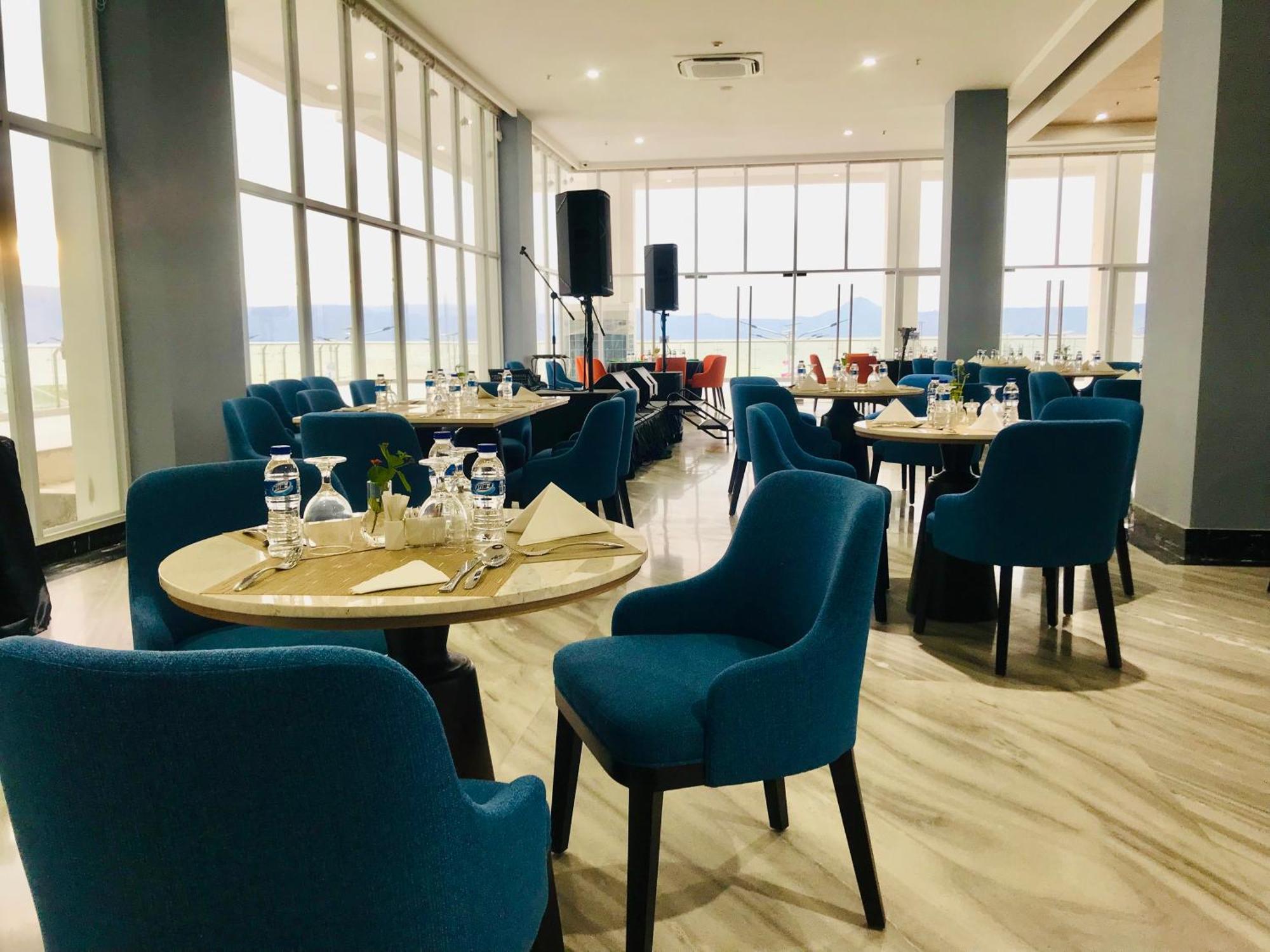 Labersa Hotel & Convention Center Samosir Sinapuran Екстериор снимка